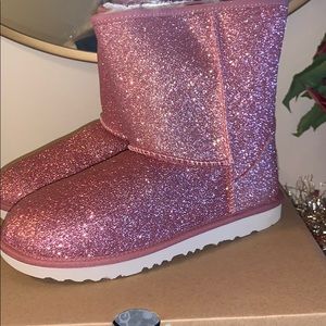 UGG Kids' Classic Short II Glitter Boot sz 5 NWT